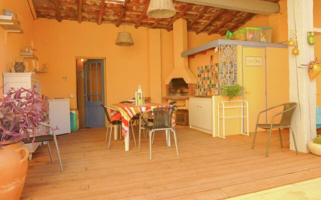 Lovely Holiday Home in Sainte-Valiere with Swimming Pool