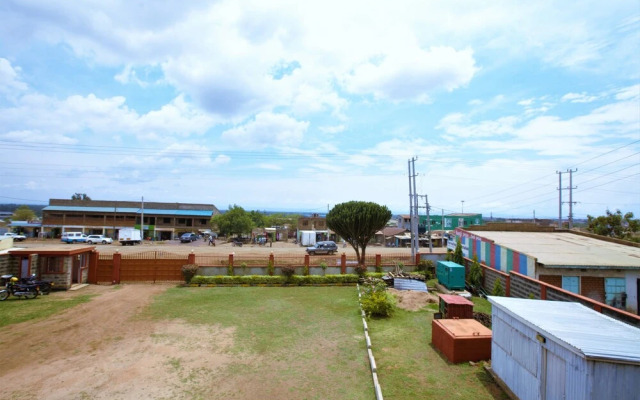 Everest House Hotel