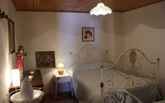 Casa Típica do Douro Vinhateiro, by Izibookings