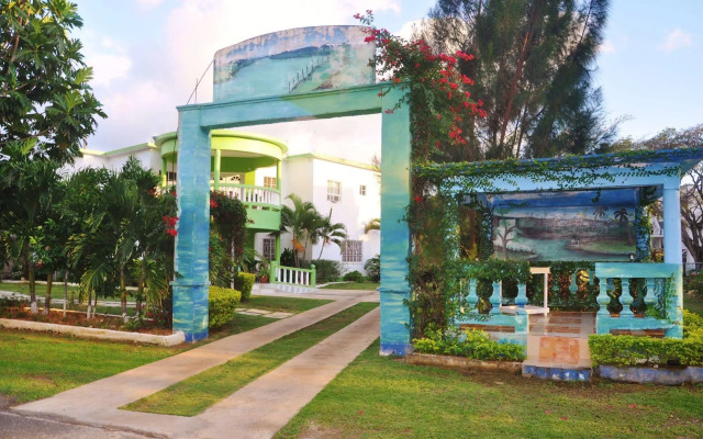 Mom's Village Resort
