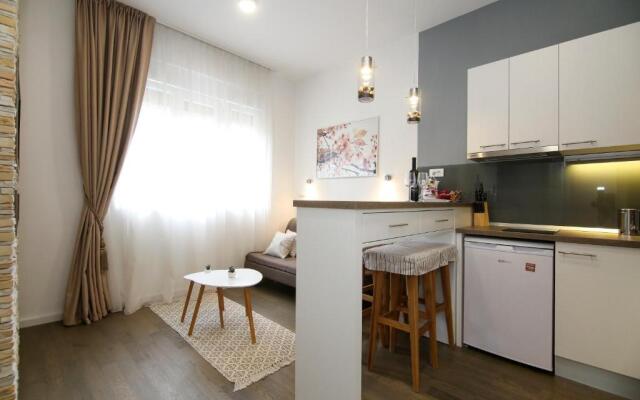 Anna Apartments