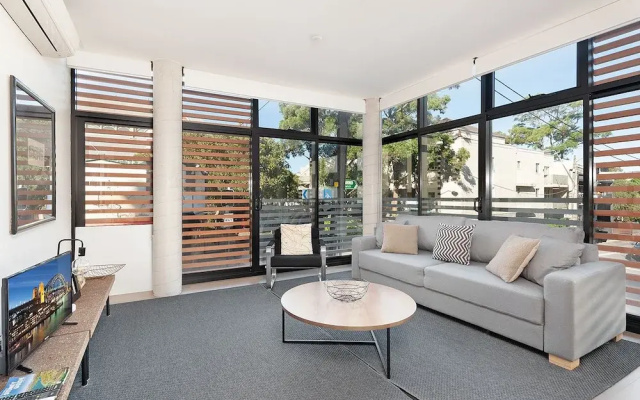 Uber Chic Newtown Designer Pad H392