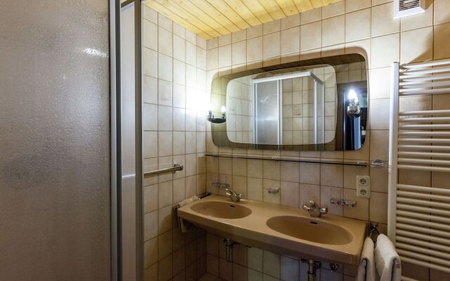 Mod Apartment in Pettneu am Arlberg near Ski Area