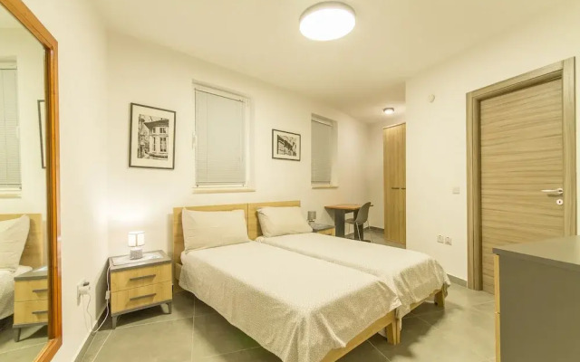 Gzira Central Bright & Modern 2bdr Apt