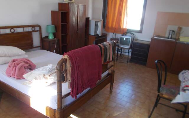 Room in Guest Room - Private Room on a Terrace With Garden