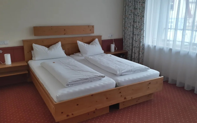 Hotel & Gasthof Zur Post