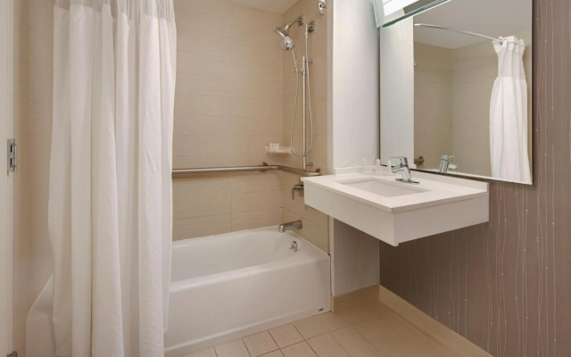 Courtyard by Marriott Austin-University Area