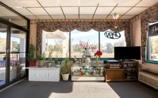 Travelers Inn By OYO, Templeton VA