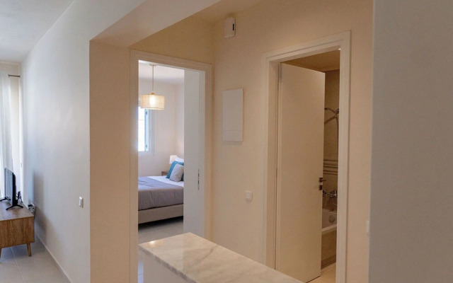 Phaedrus Living: Seaside Thalassa Cretan D101