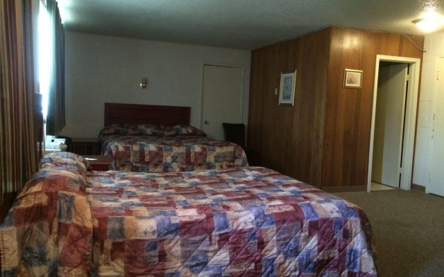 Esterhazy Motor Hotel