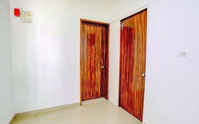 Fabhotel Woods Regency