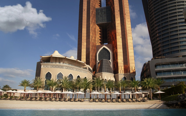 Bab Al Qasr Hotel