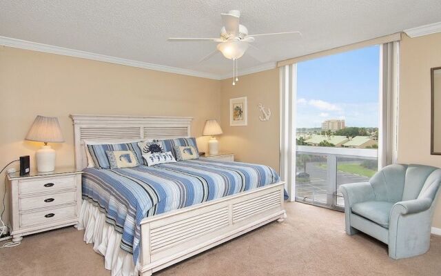 Shoreline 1056 Condo by RedAwning