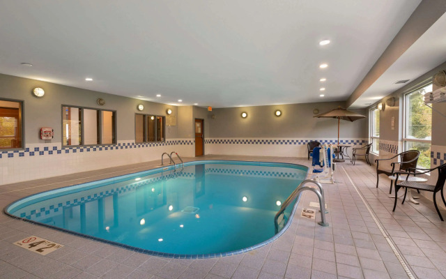 Comfort Inn & Suites Zanesville City Center