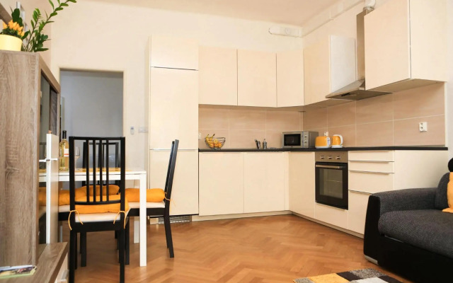 Yellow apartment few steps from metro