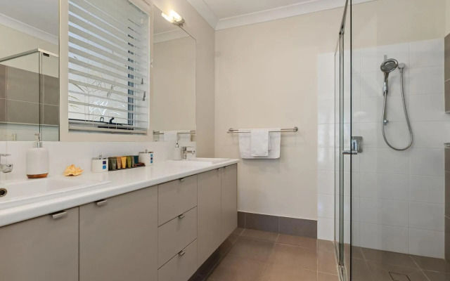 Salty Pause @ Bondi House