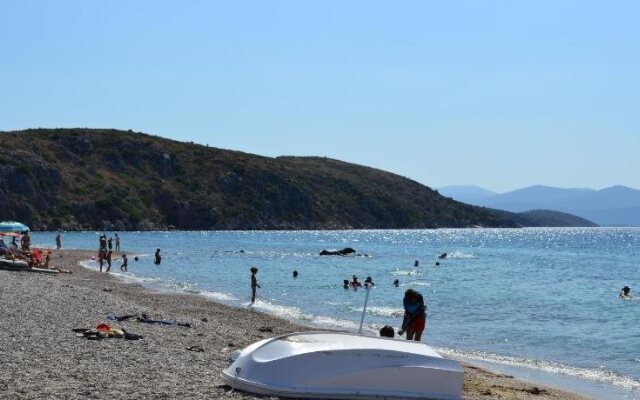 Alexandros Apartments