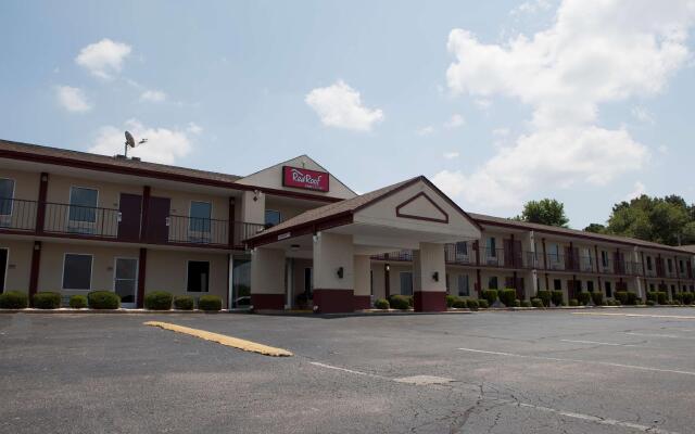 Red Roof Inn & Suites Jackson, TN