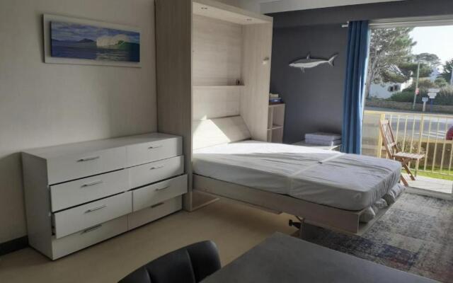 Studio 200 meters from the main beach