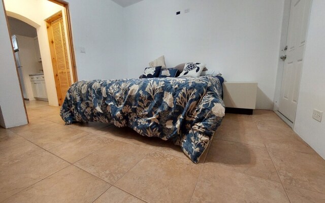 Beautiful 1-bed House in Somerset Village