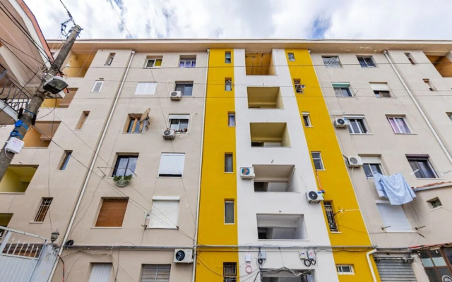 Modern Apartment With Scenic Views Earthy Vibes
