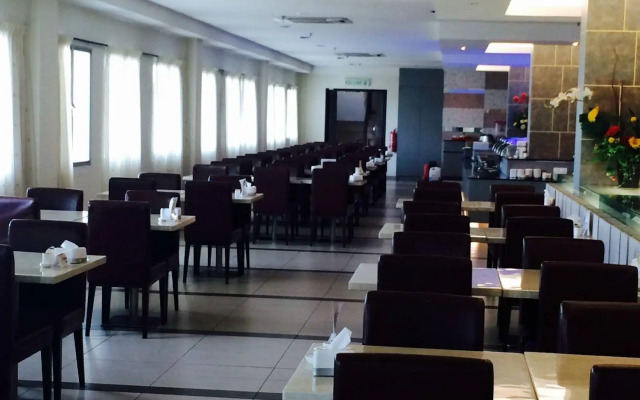 Grand Court Hotel