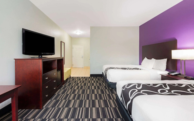 La Quinta Inn & Suites by Wyndham Bridge City