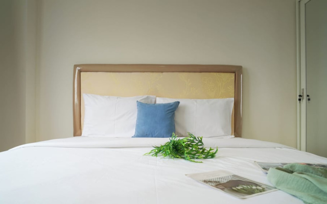 White Tone 2Br At Podomoro Golf View Apartment