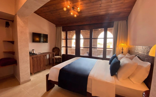 S. Nikolis Historic Boutique Hotel