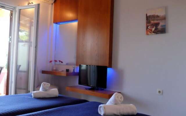 Niki Apartments