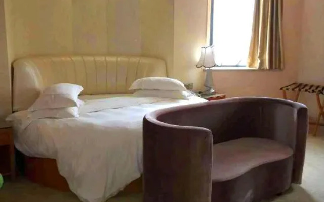 Changxing Changhong Theme Hotel