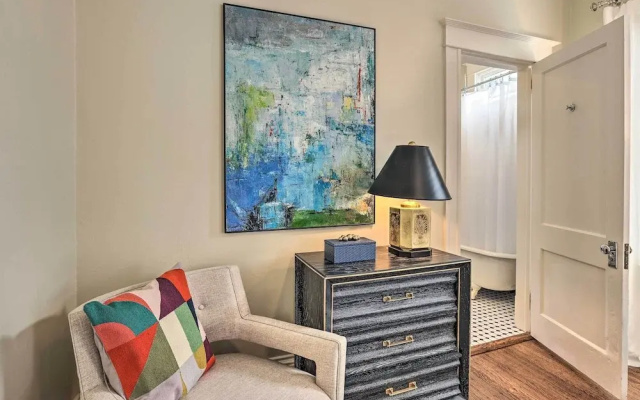 Bright Apartment 3 Mi to Downtown Birmingham!