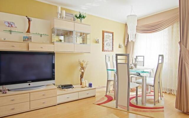 Id 4615 | Private Apartment