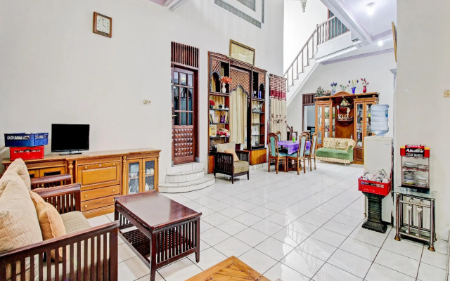 OYO 90543 An-nur Guest House Syariah