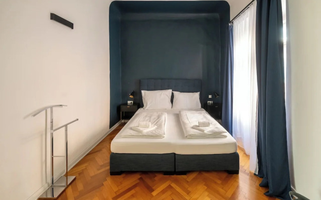 Roksoxhome Designer Boutique Apartment
