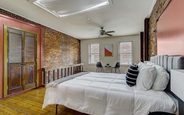 FRONTDESK Mariner's Court Apts Northern Liberties Philadelphia