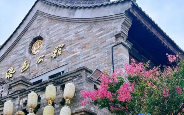 Luoyi Mansion