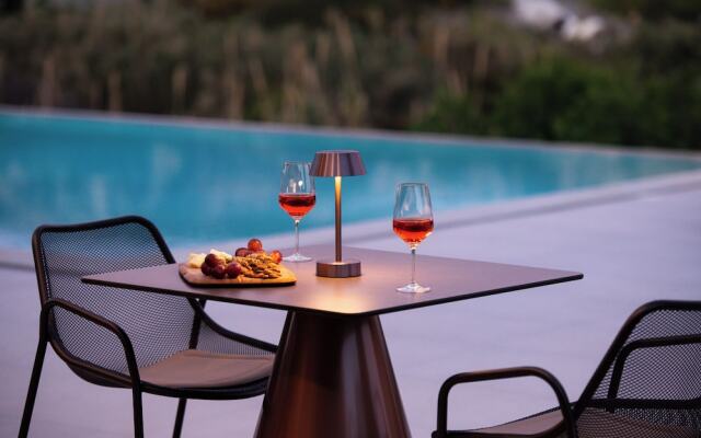 Reveli Suites
