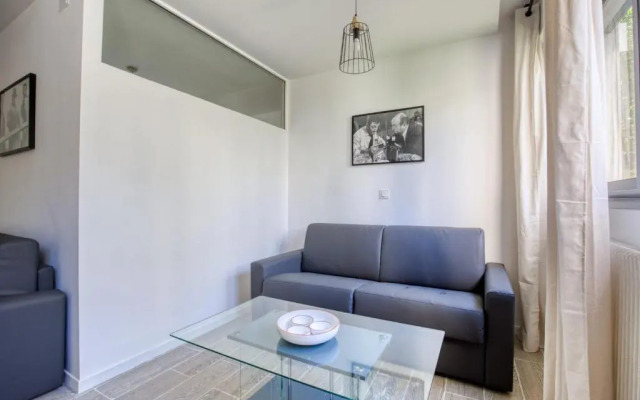 Superb Apartment Near The Bassin De La Villette