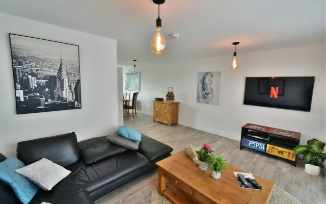 15 Pennant Place