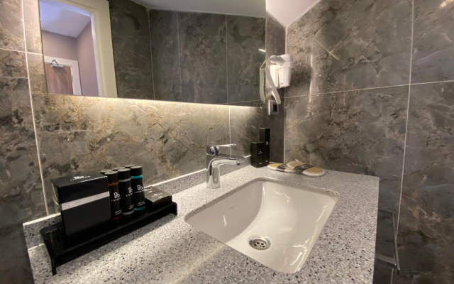 Livinton Hotel - Image 7