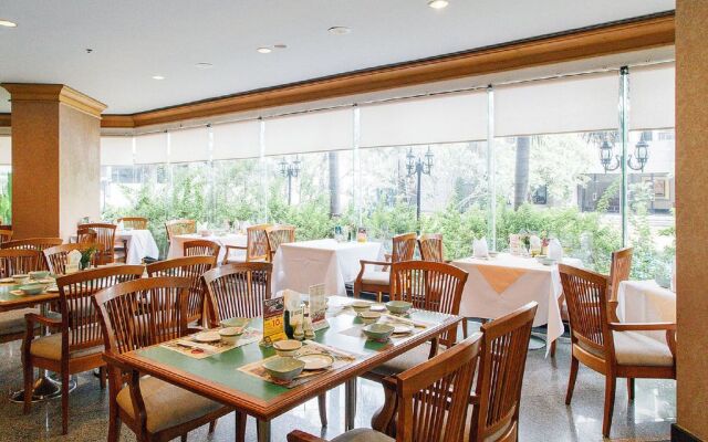 Grand Diamond Suites Hotel