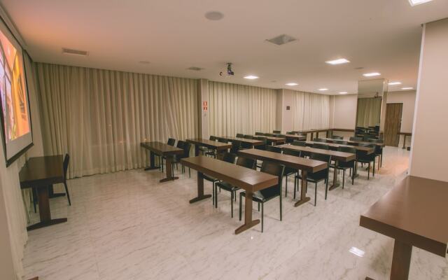 Prado Hotel Business