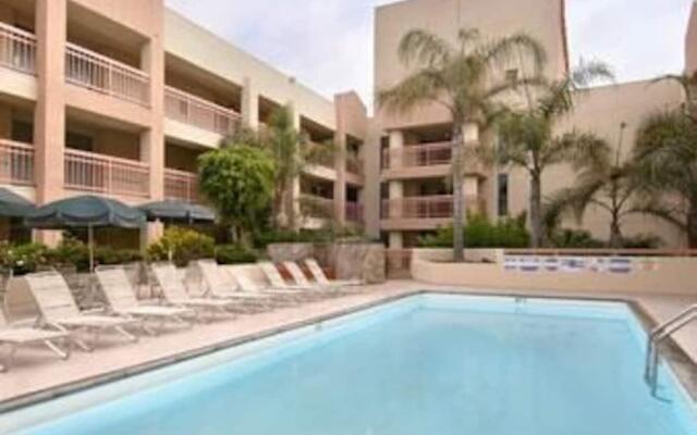 Ramada by Wyndham Hawthorne LAX / LA Stadium