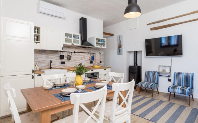Beautiful Home in Jablanac With 4 Bedrooms and Wifi