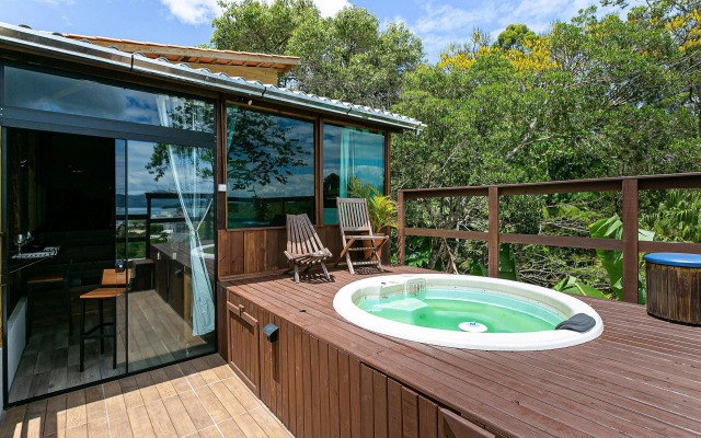 Chalé Rústico com Jacuzzi em Jurerê MAV011