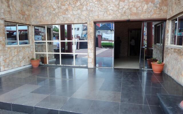 Thornberry Lekki Oxford