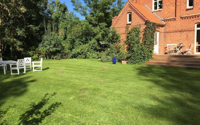 Spacious Apartment With Garden in Boisendorf