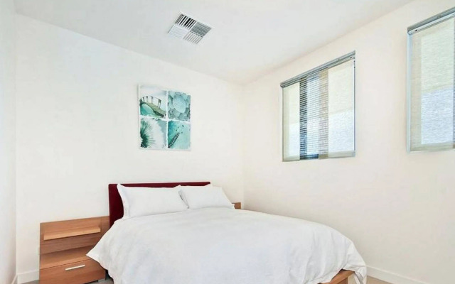 Breeze Beachfront Apartments