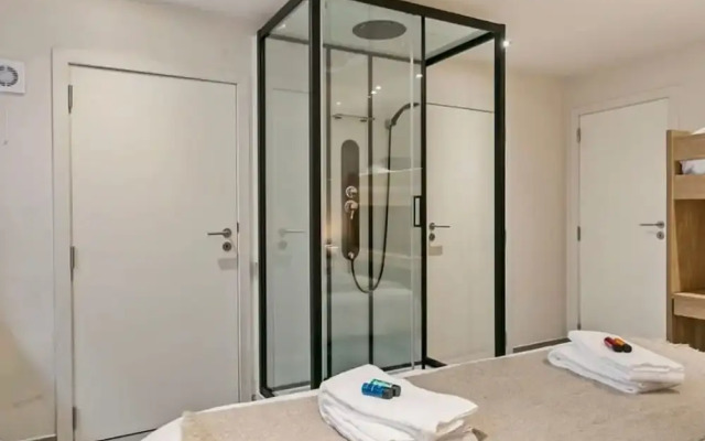 Apartment With Canal View in Heart of Bruges
